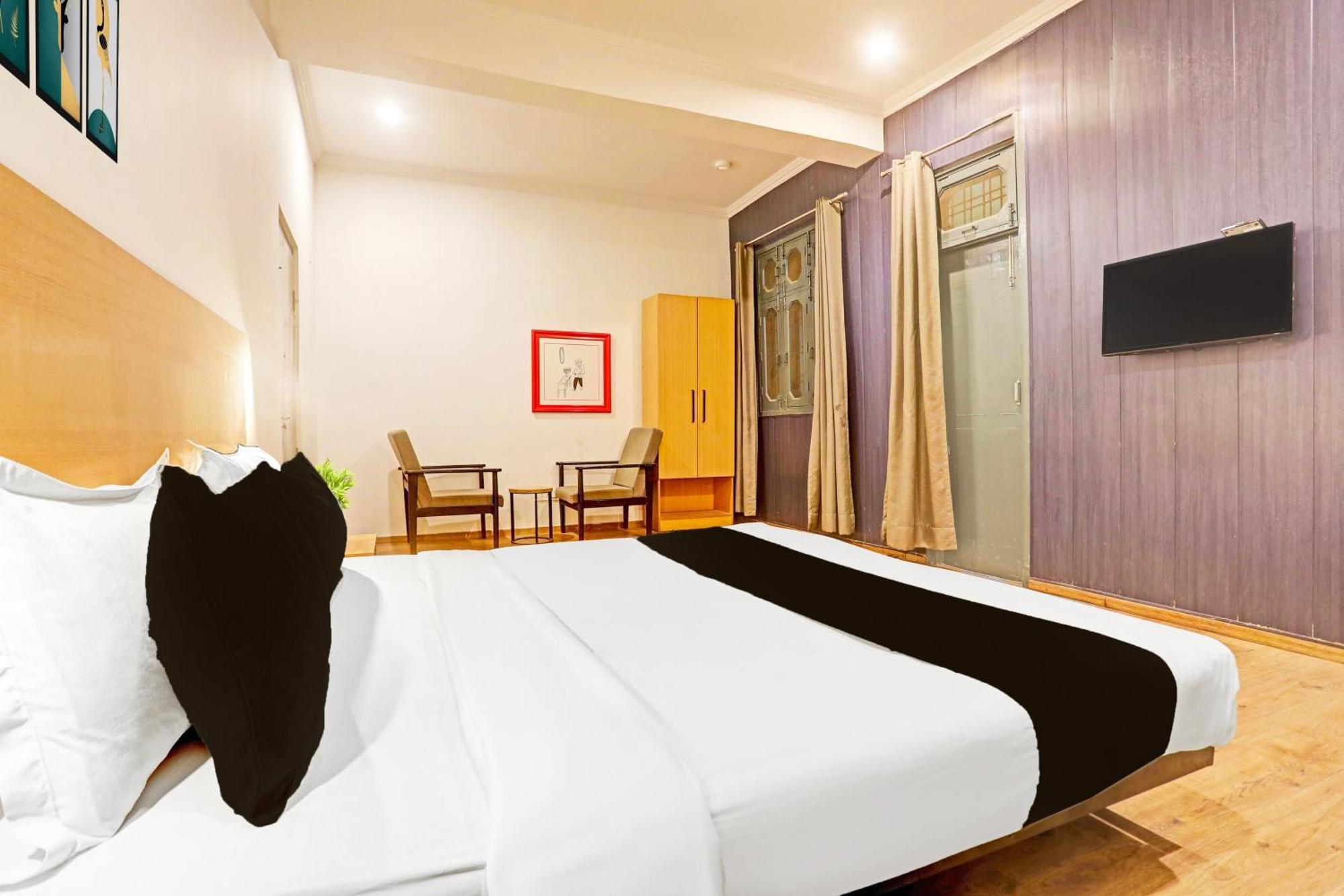 Super Townhouse Vijay Khand Gomti Nagar Lucknow Eksteriør bilde