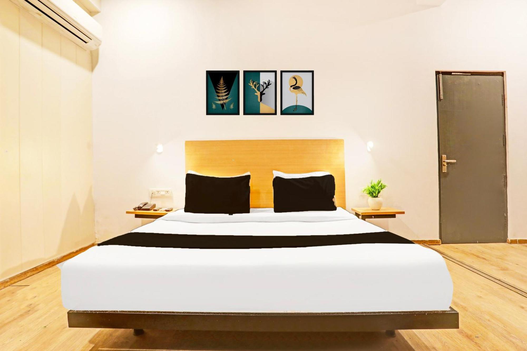 Super Townhouse Vijay Khand Gomti Nagar Lucknow Eksteriør bilde