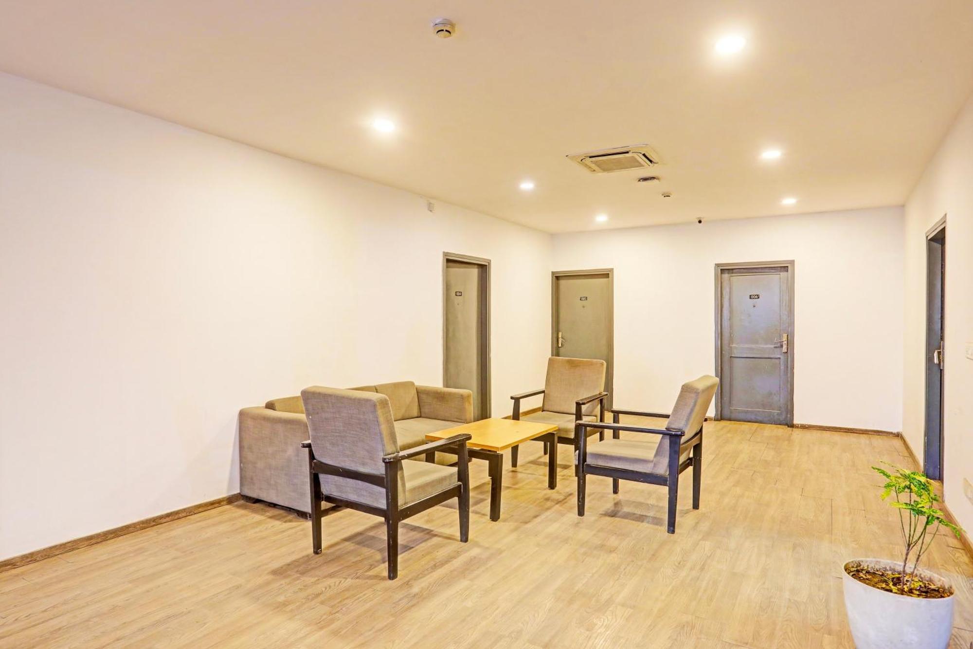 Super Townhouse Vijay Khand Gomti Nagar Lucknow Eksteriør bilde