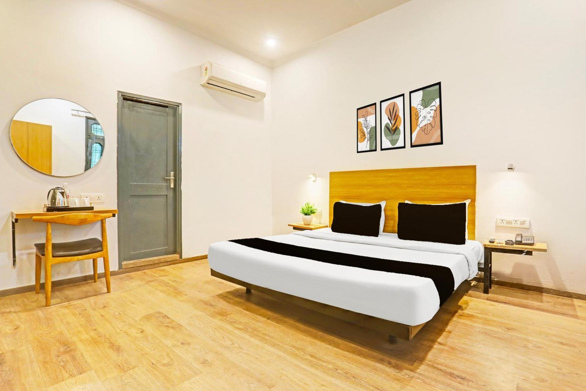 Super Townhouse Vijay Khand Gomti Nagar Lucknow Eksteriør bilde
