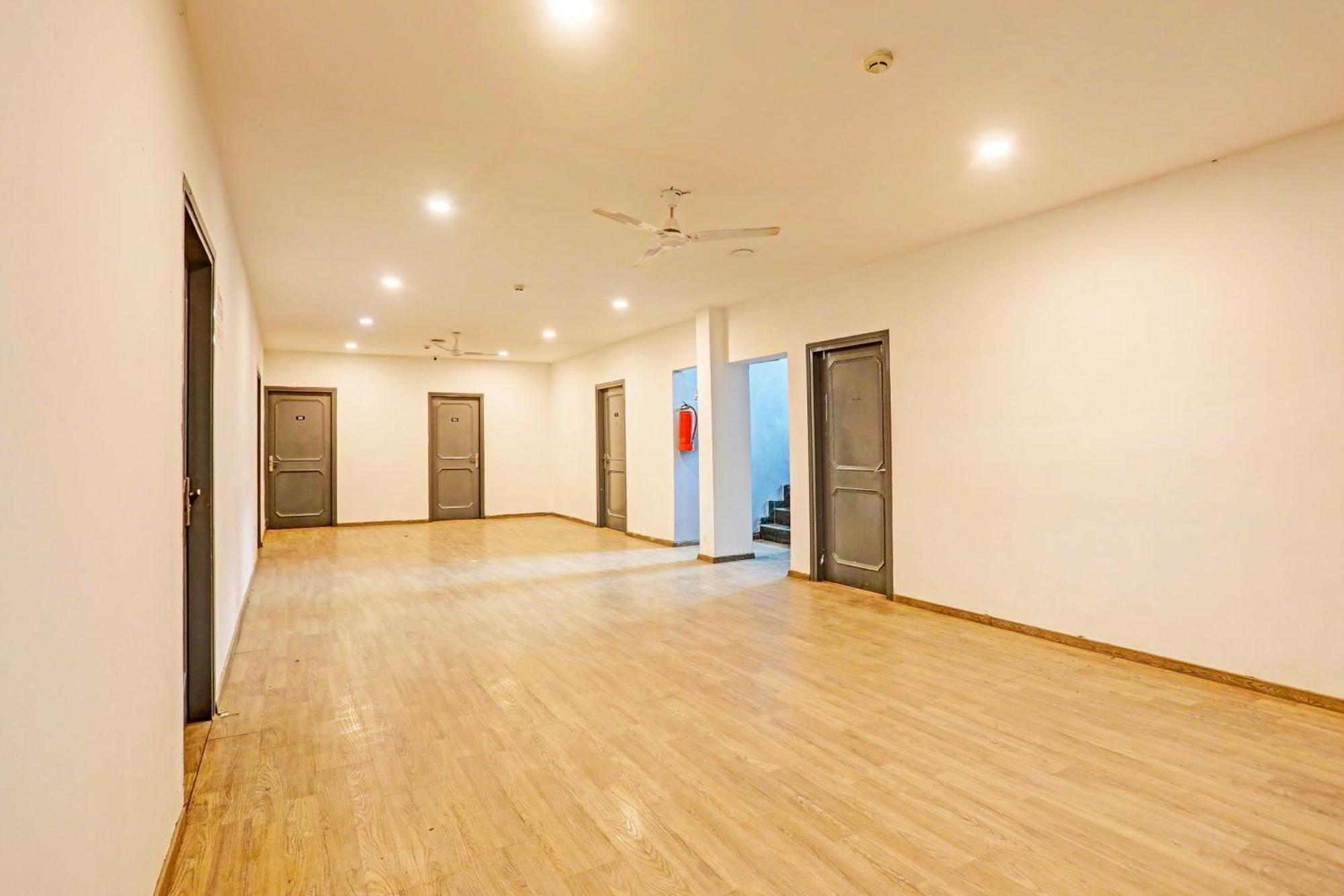 Super Townhouse Vijay Khand Gomti Nagar Lucknow Eksteriør bilde
