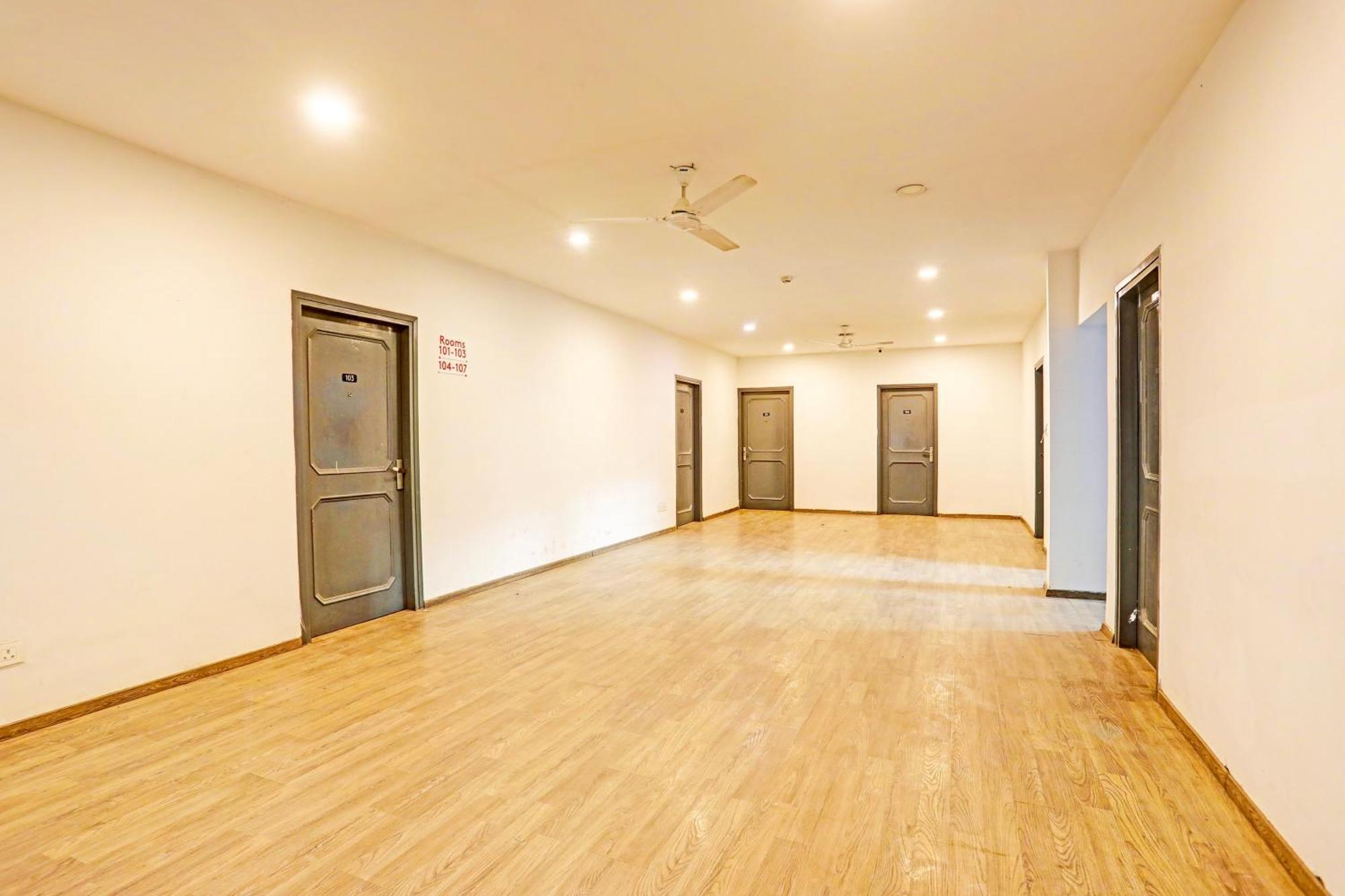 Super Townhouse Vijay Khand Gomti Nagar Lucknow Eksteriør bilde